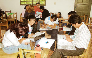 El concursos literario motivó la participación de jóvenes talentos paraguayos.