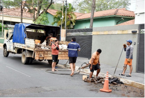 Fuente: https://www.google.com.py/search?q=trabajadores+de+la+essap&rlz=1C1CHZL_esPY692PY693&espv=2&biw=1517&bih=692&source=lnms&tbm=isch&sa=X&ved=0ahUKEwjyuZyfk8fOAhUDhJAKHeyLBKEQ_AUIBigB&dpr=0.9#imgrc=ObK9S3zSzz82FM%3A